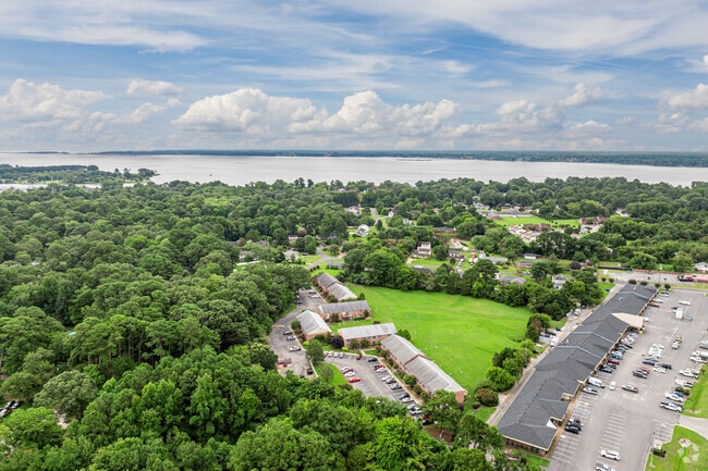 Aerial Photo - Colonial Point Apartments