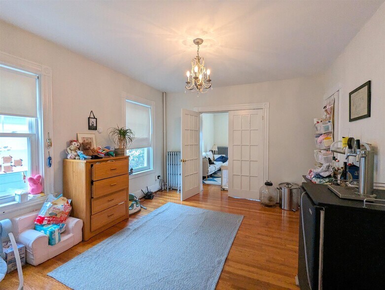 Building Photo - 36 Orchard St