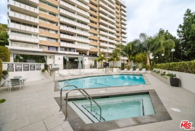 Building Photo - 8787 Shoreham Dr