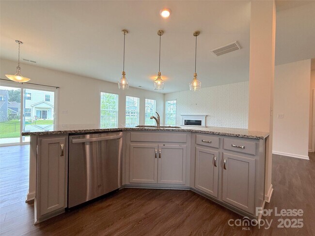 Building Photo - 14929 Baldridge Dr