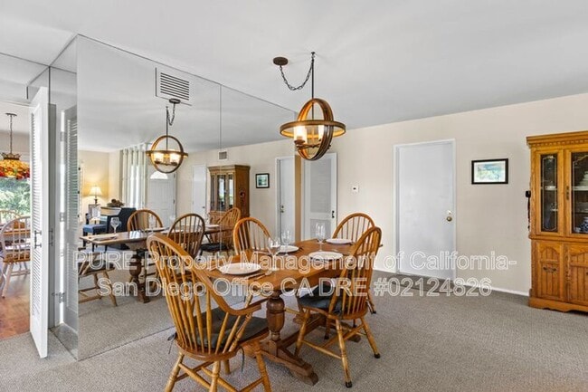 Building Photo - 12576 Oaks N Dr