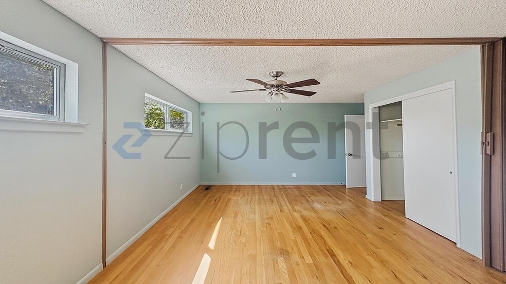 Building Photo - 5544 N Poplar Ave