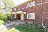 Building Photo - 830 S Harris Ave