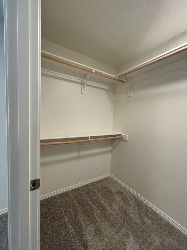 Building Photo - 3bd 2.5ba Townhome - Ready for Move-In