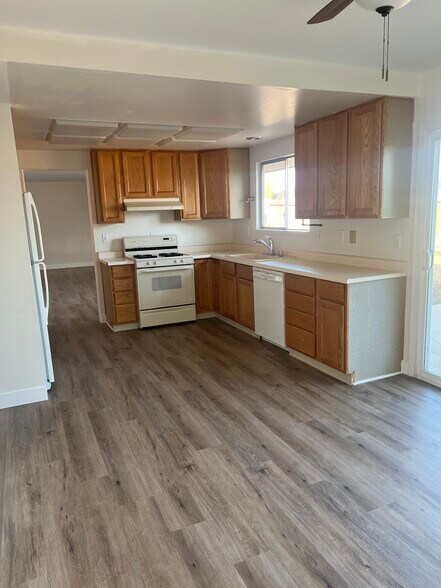 Building Photo - 156 Alcor Ave