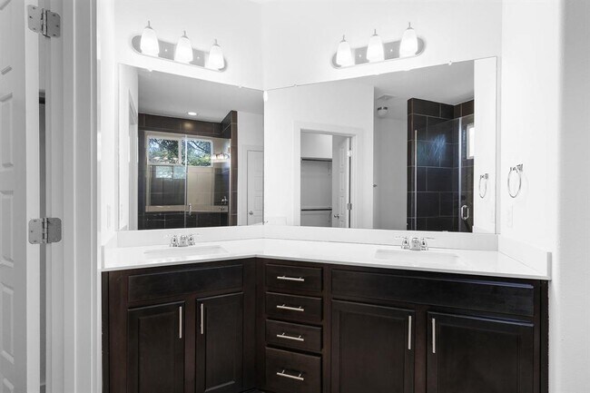 Building Photo - 7208 Bertram Ct