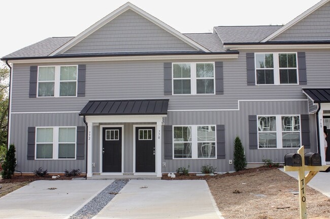 Building Photo - Almost - Brand townhouse in Kannapolis, NC!!