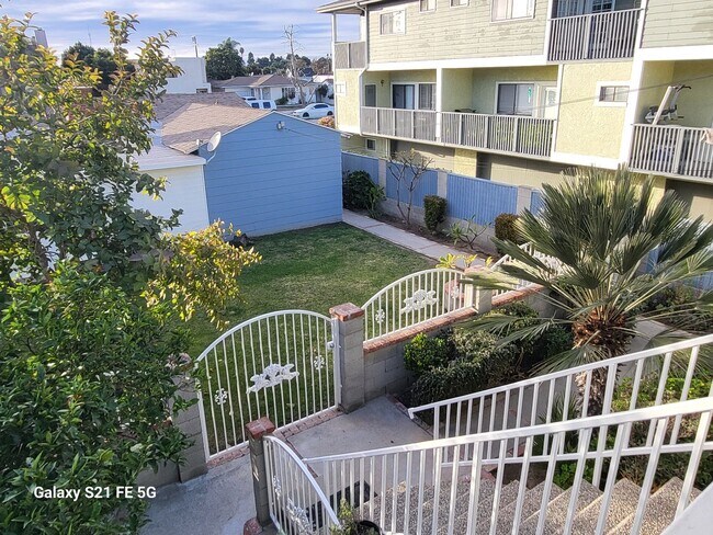 Building Photo - 2100 Cabrillo Ave