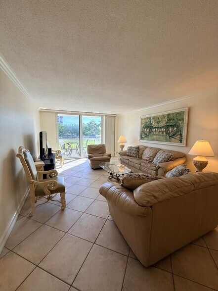 Building Photo - 125 Ocean Ave