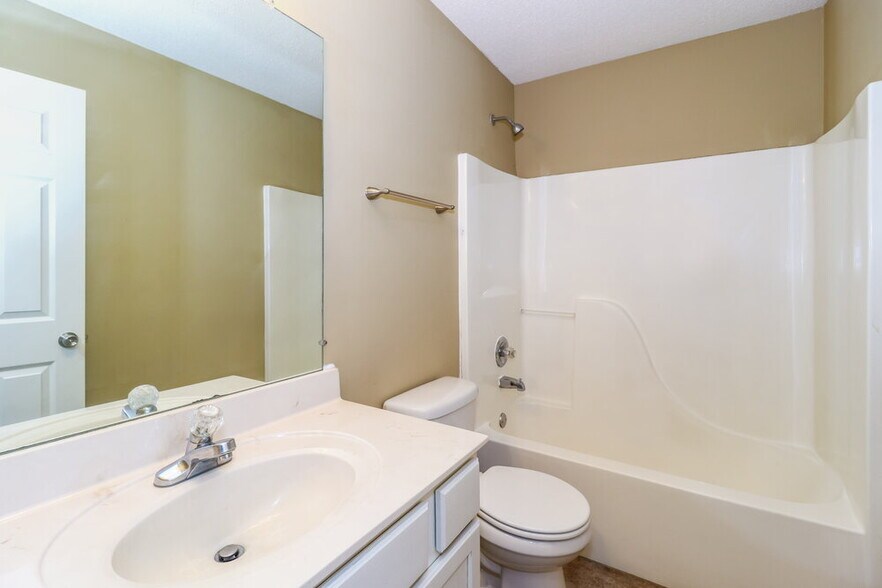 Building Photo - 4551 Blue River Dr