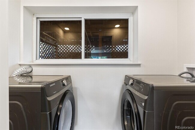 Building Photo - Charming 4-Bed Home