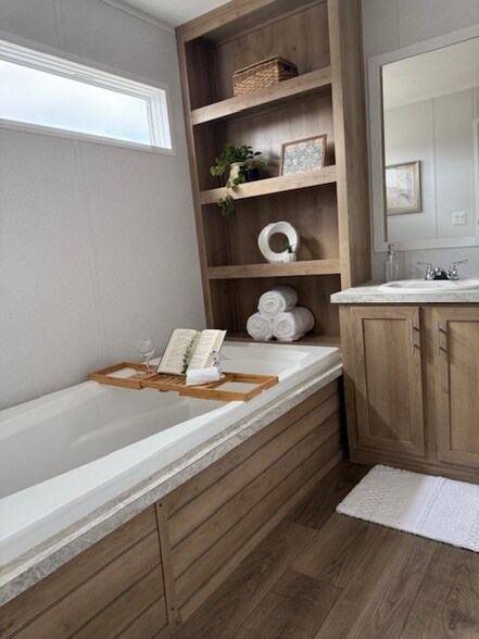 Building Photo - 15945 S Flores Rd