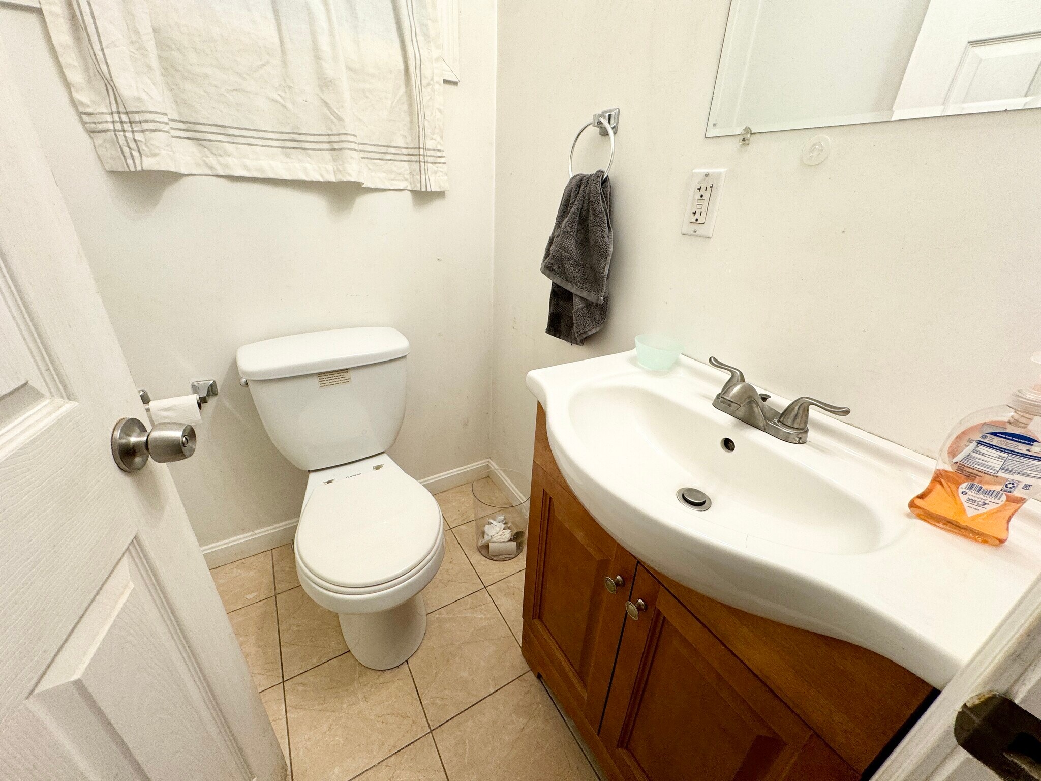 Building Photo - 93A Hillside St