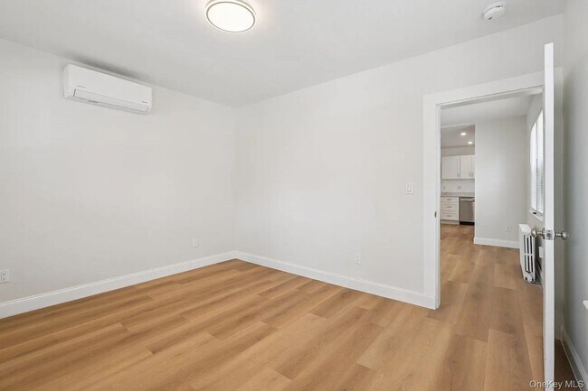 Building Photo - 332 Locust Ave