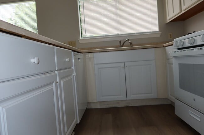 Building Photo - Putters Cove Duplex