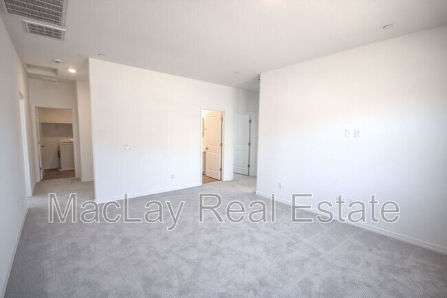 Building Photo - 21326 W Roanoke Ave