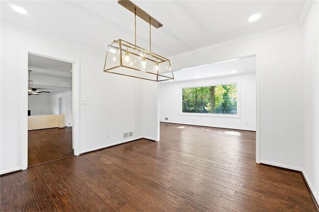 Building Photo - 4832 Valley View Ct