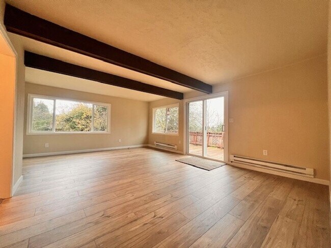 Building Photo - 2167