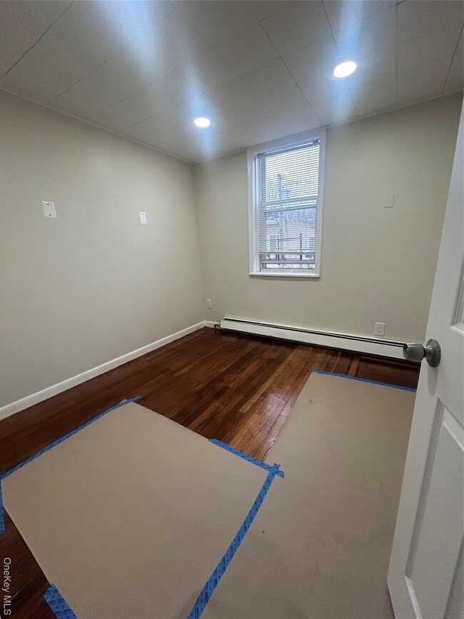 Building Photo - 33 Horatio St