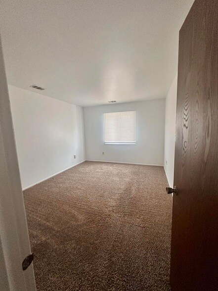 Building Photo - 1124 Camellia Dr