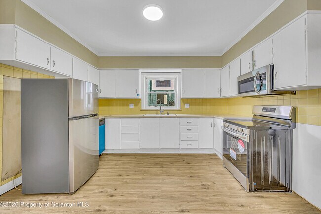 Building Photo - 529 Wheeler Ave