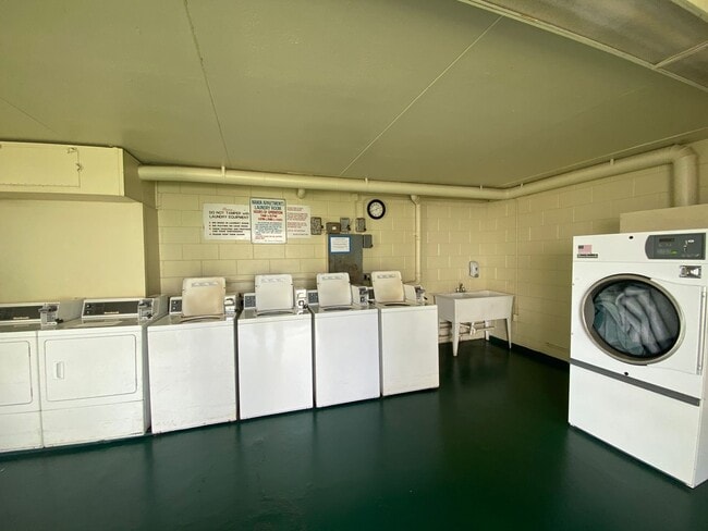 Building Photo - 025RIV