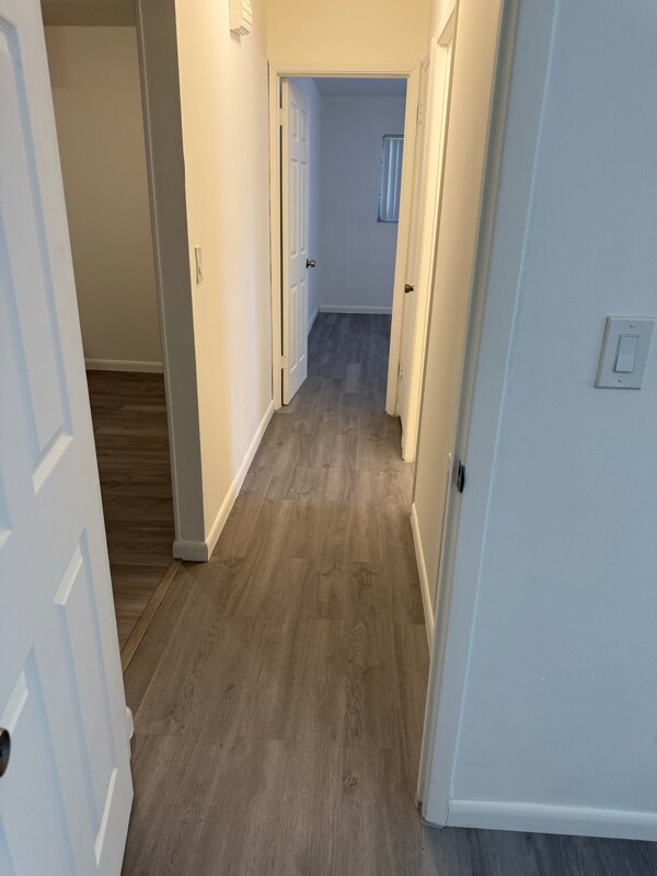 Building Photo - 325 N Lochview Terrace