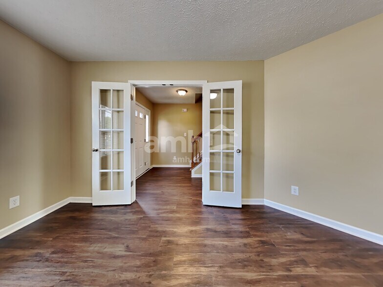 Building Photo - 111 Covey Pl