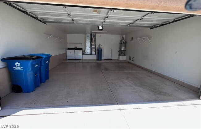 Building Photo - 10000 Bundella Dr