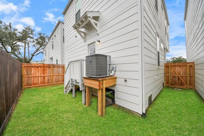 Building Photo - 5210 Burress Springs Ln