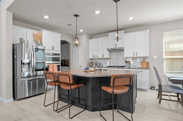 Building Photo - 2093 Almassera Dr