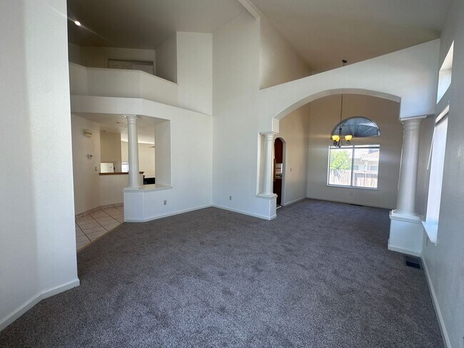 Building Photo - 325 Melbourne Dr