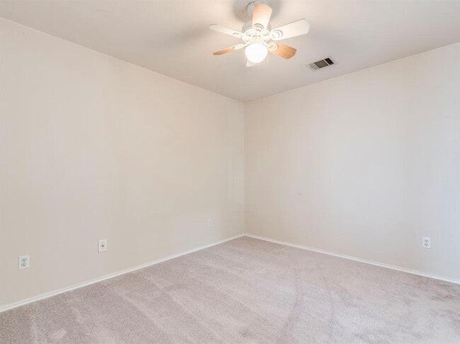 Building Photo - 5814 Negley