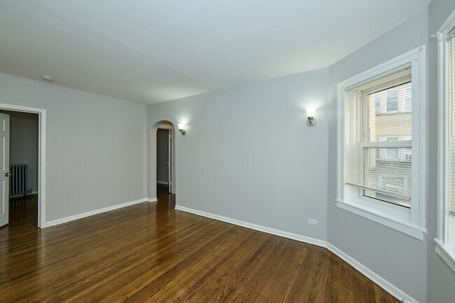Building Photo - 6322 N Albany Ave