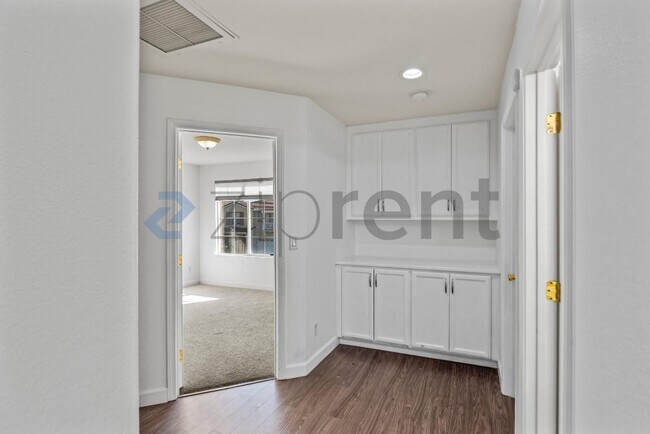 Building Photo - 2960 Stallion Way