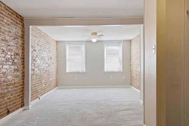 Building Photo - 420-A S Regester St