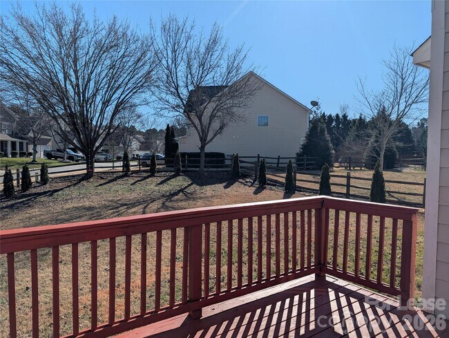 Building Photo - 217 Montibello Dr