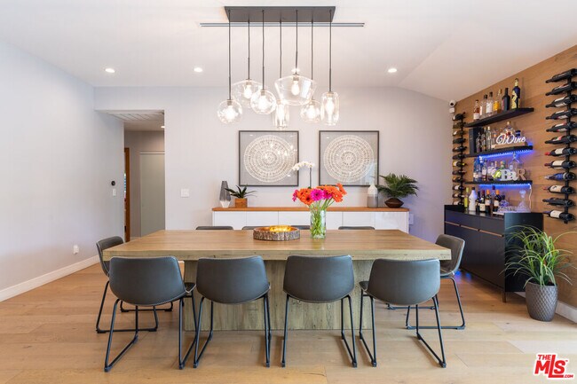 Building Photo - 4629 Cerro Verde Pl