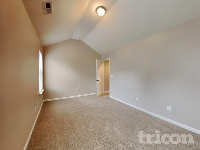 Building Photo - 7432 Hidden Creek Dr