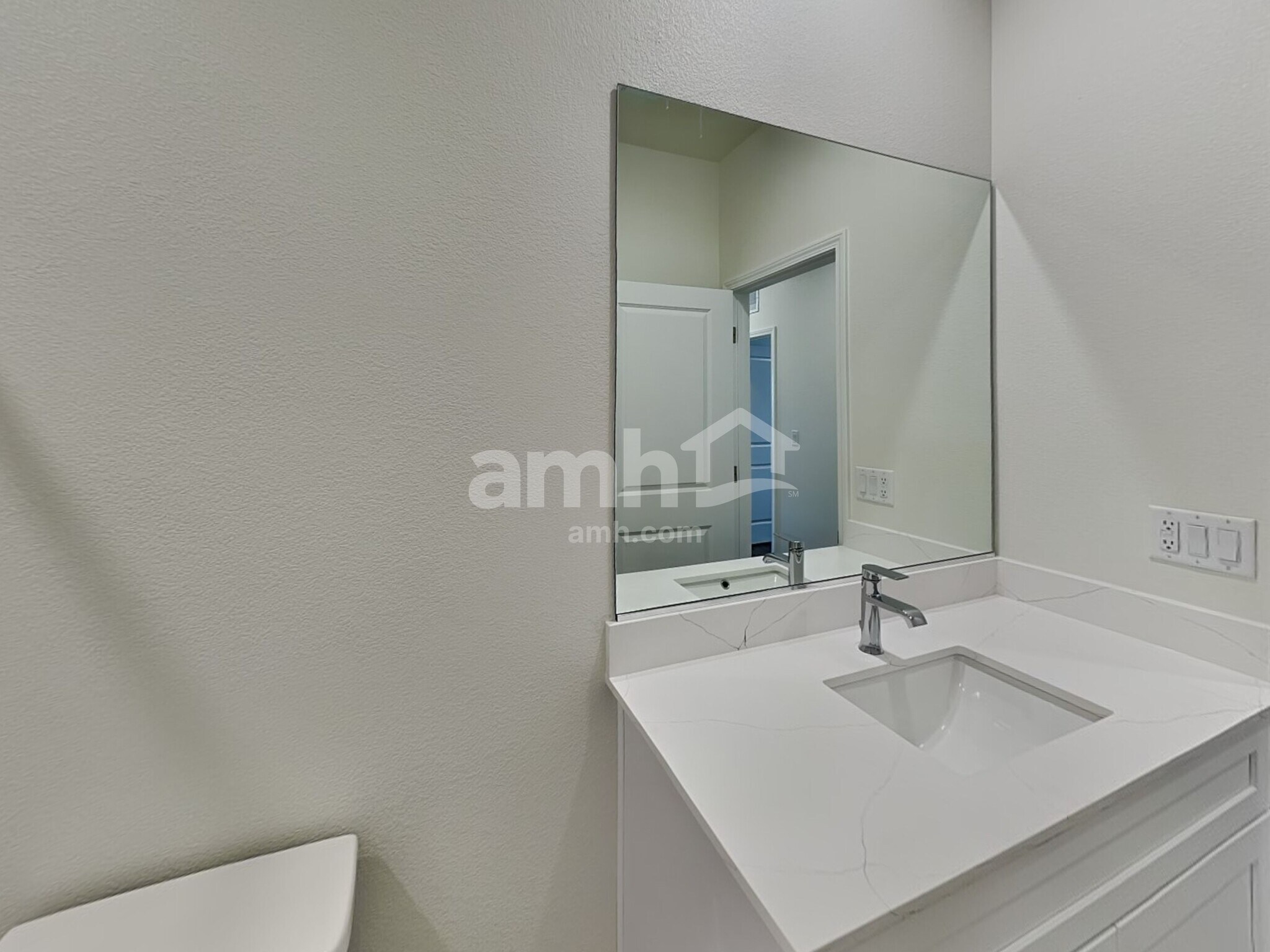 Building Photo - 850 English Primrose St