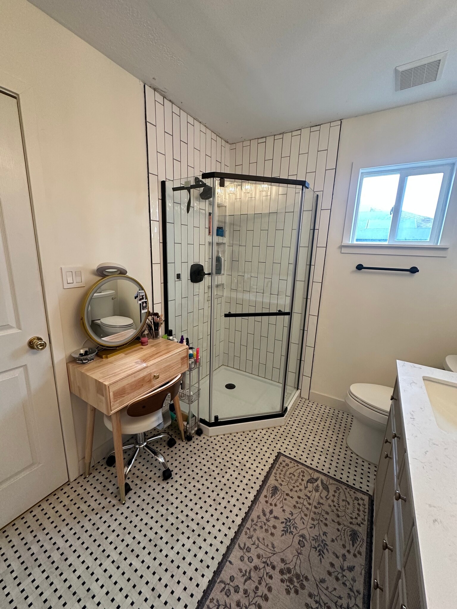 Building Photo - 1097 N Cedar Blvd