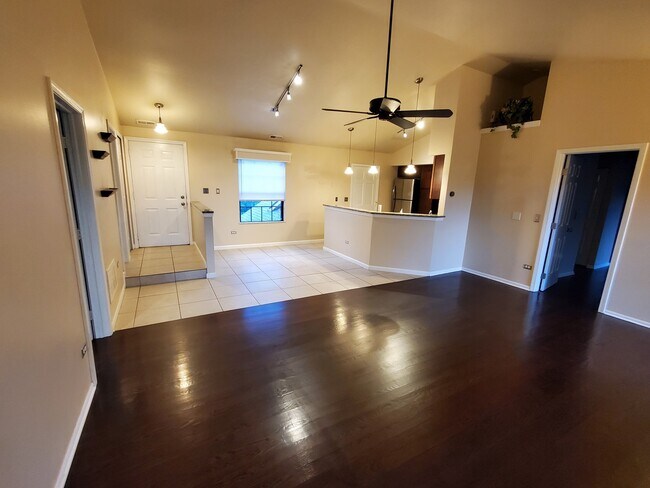 Building Photo - 357 Bloomfield Ln