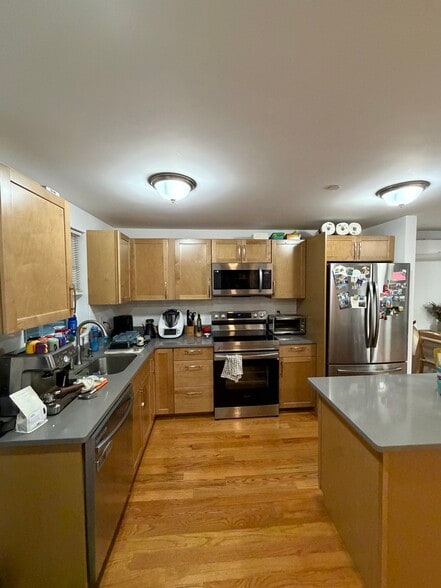 Building Photo - 140 Prospect St