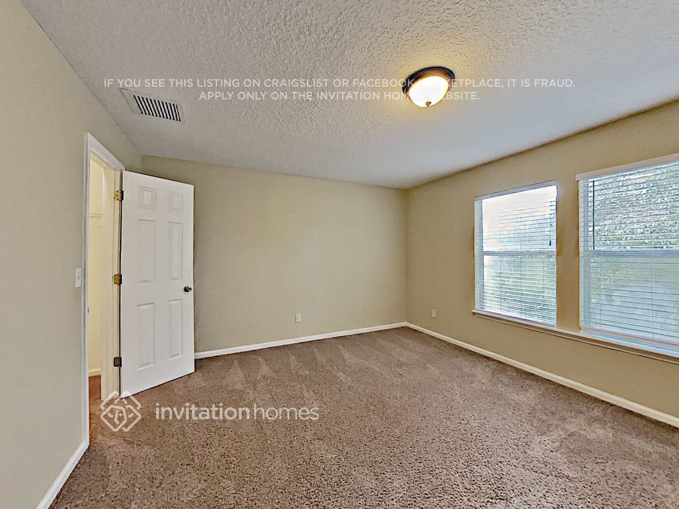 Building Photo - 12587 Woodfield Cir W