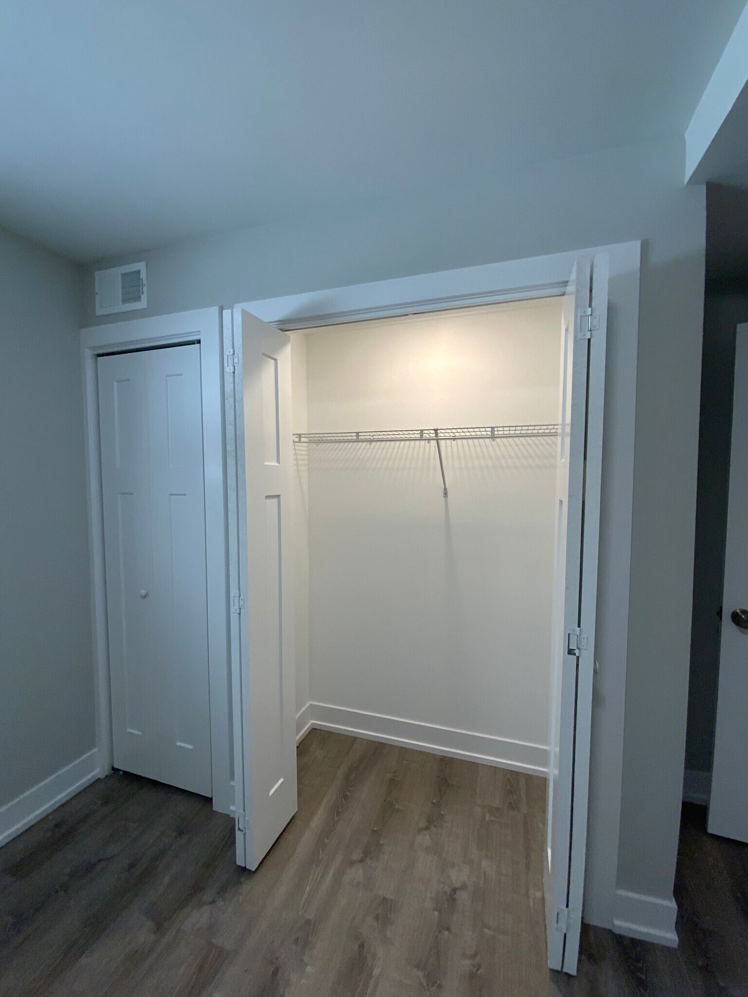 Building Photo - 1143 Maple Ave