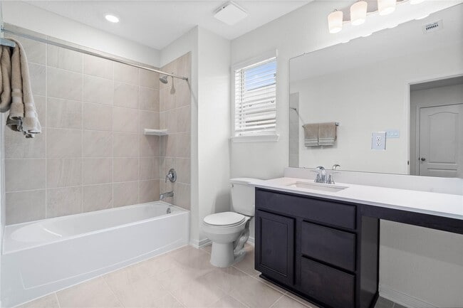 Building Photo - 4407 Adlington St