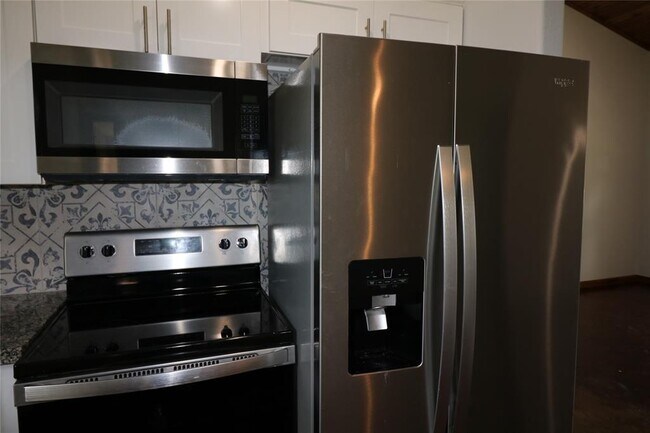 Building Photo - 8302 Park St