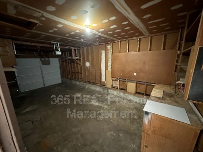 Building Photo - 2446 25th Ave