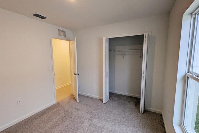 Building Photo - 2806 Pennachio Dr