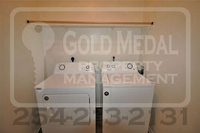 Building Photo - 4205 Alan Kent Dr